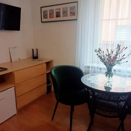 Karo ベッド・アンド・ブレックファスト ウェバ