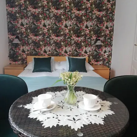 Karo Bed & Breakfast 3*