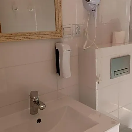 Bed & Breakfast Karo 3*